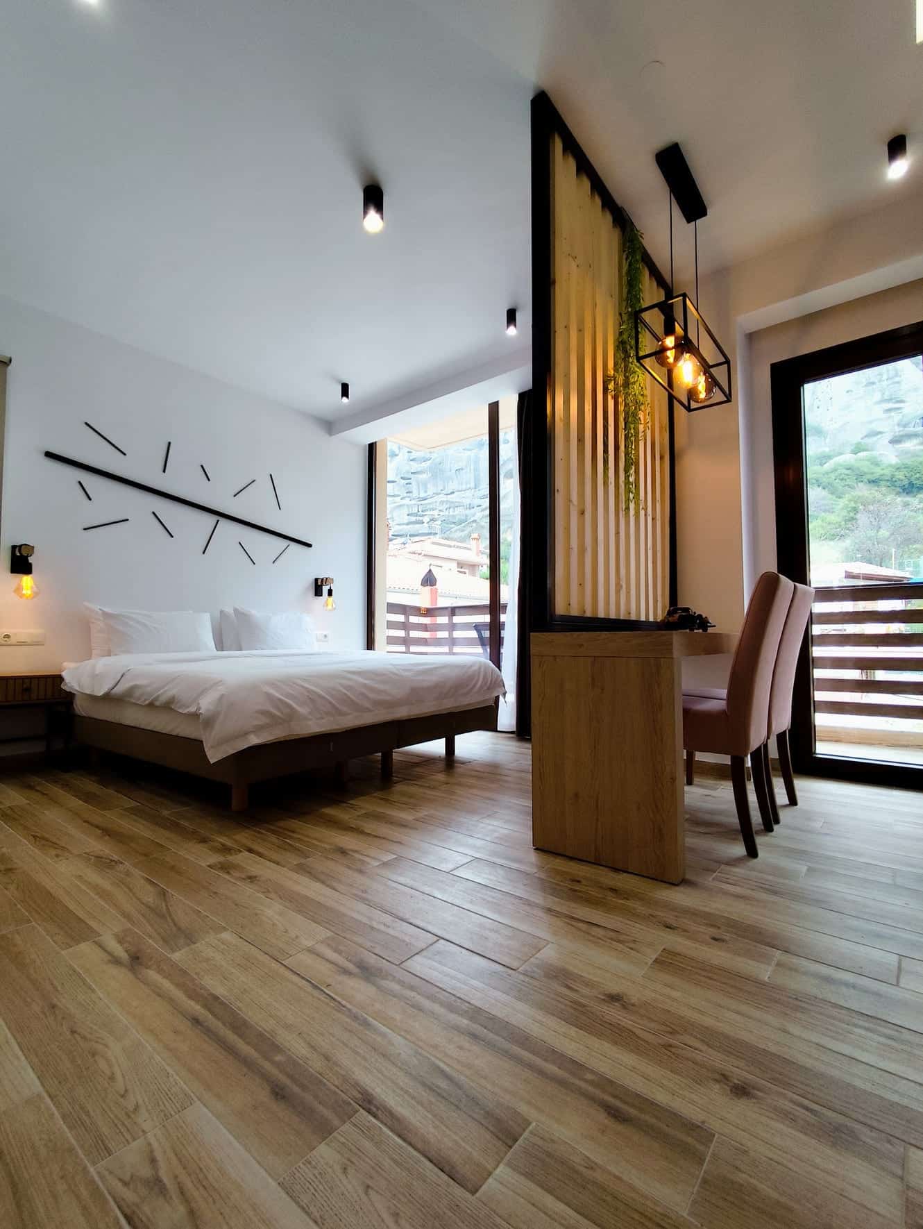 Meteora Gold and Glass suite with jacuzzi 1